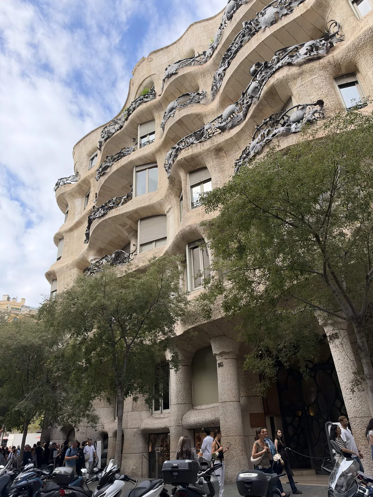 The undulating street façade · 11:45